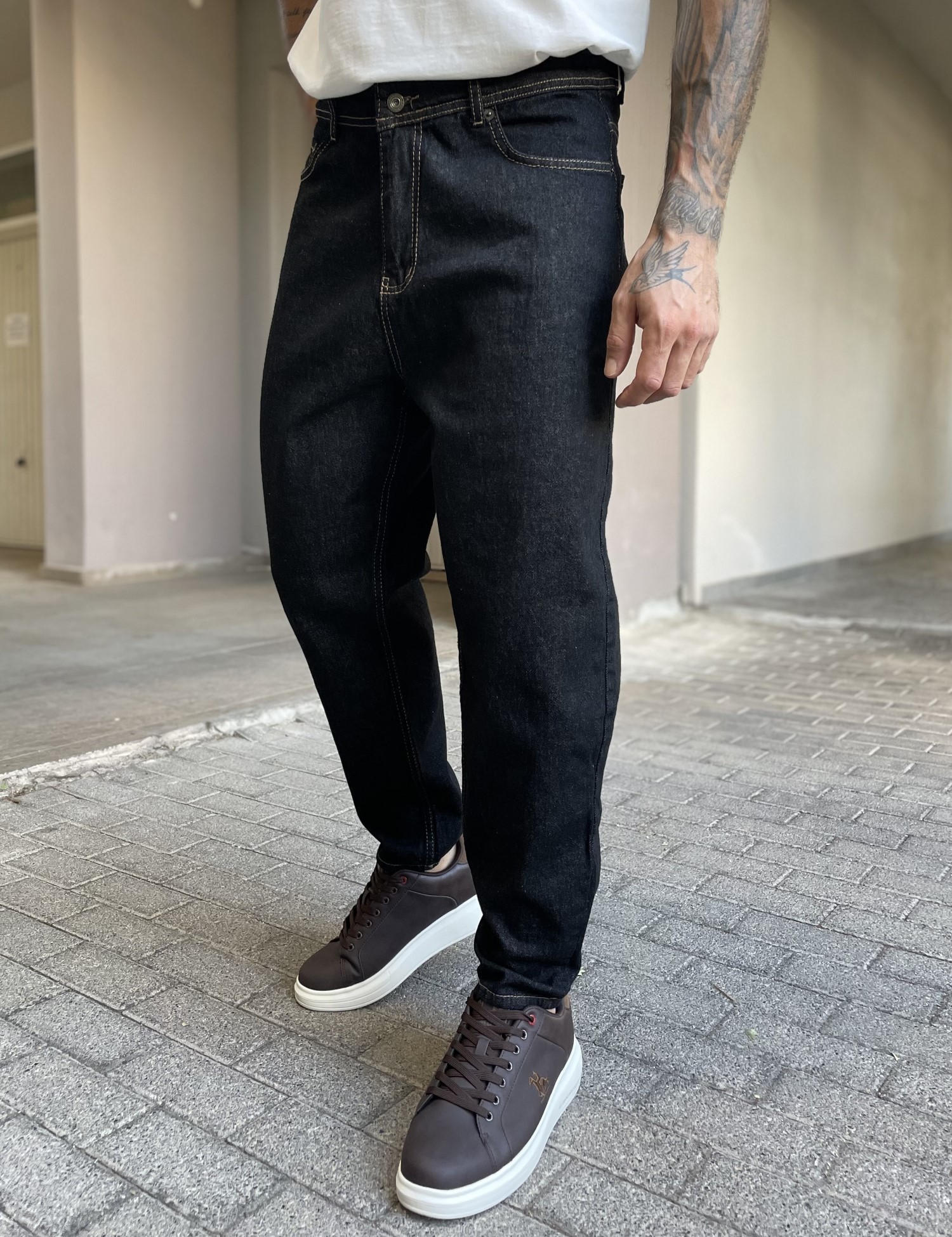 Ανδρικό μαύρο ελαστικό loose τζιν πεντάτσεπο με φερμουάρ G88101 φωτογραφία